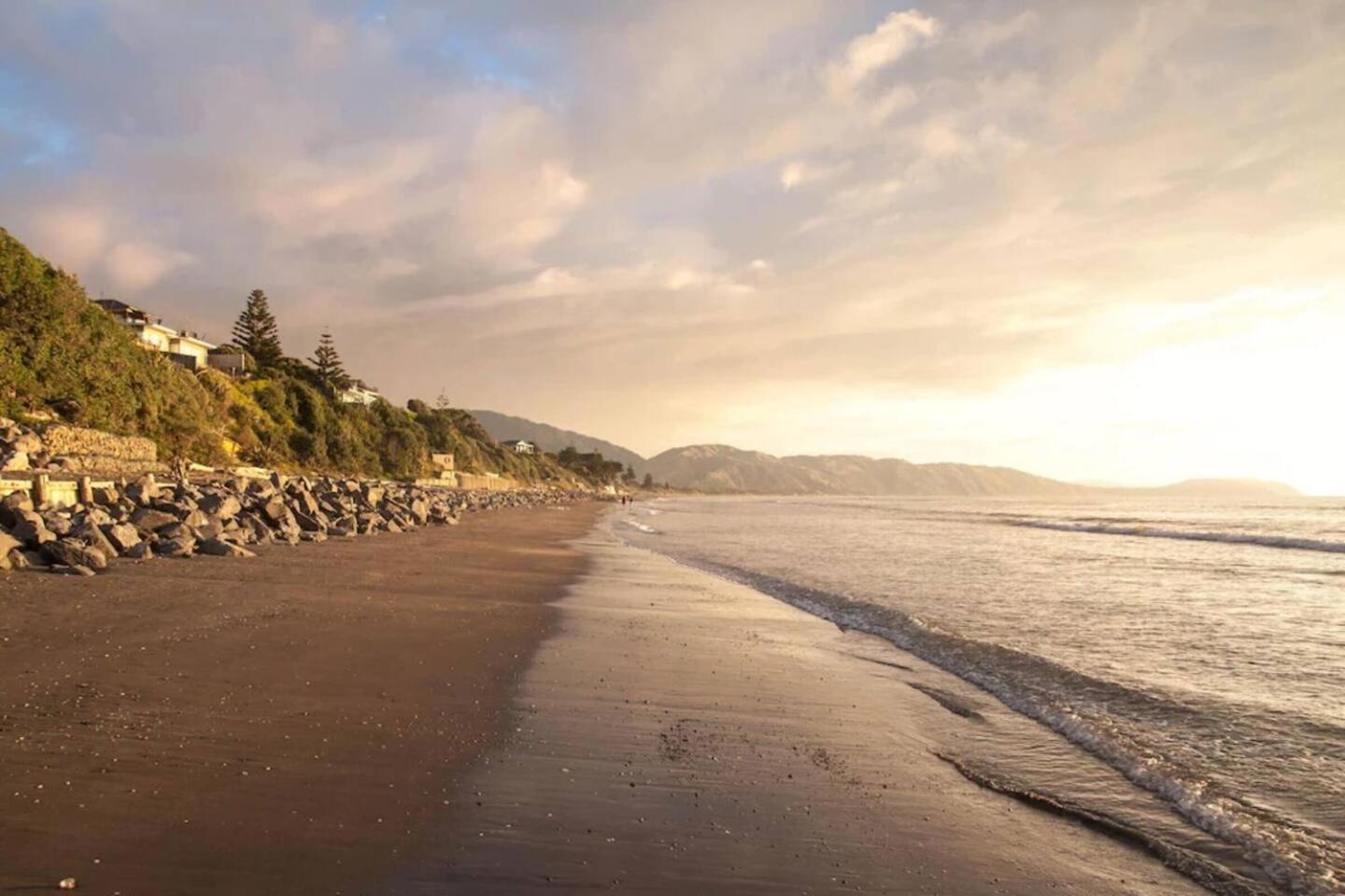 Seascapes Waterfront 3 Villa Paraparaumu Exterior photo